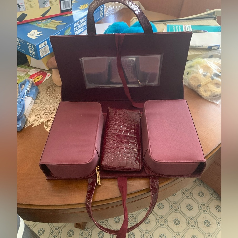 Estee Lauder Travel case